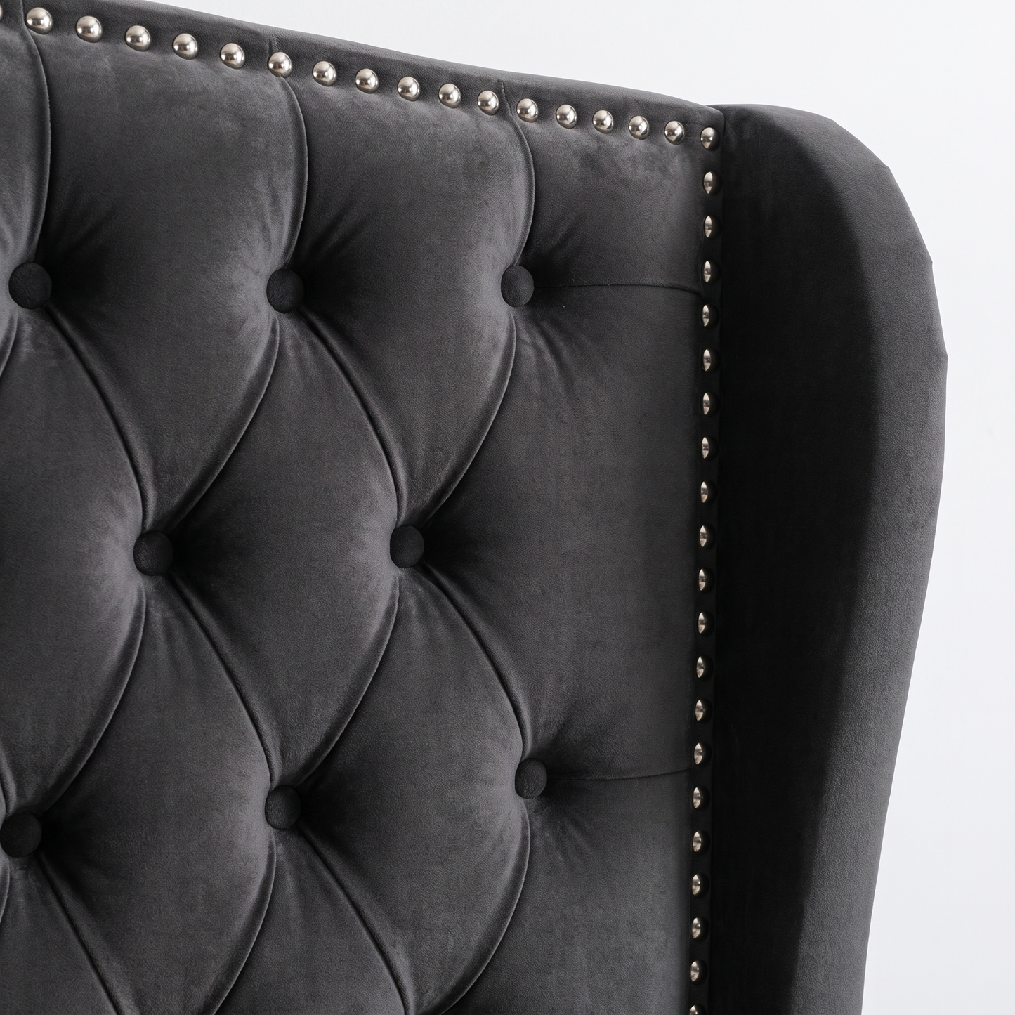 Rowan velvet bed - tufting detail