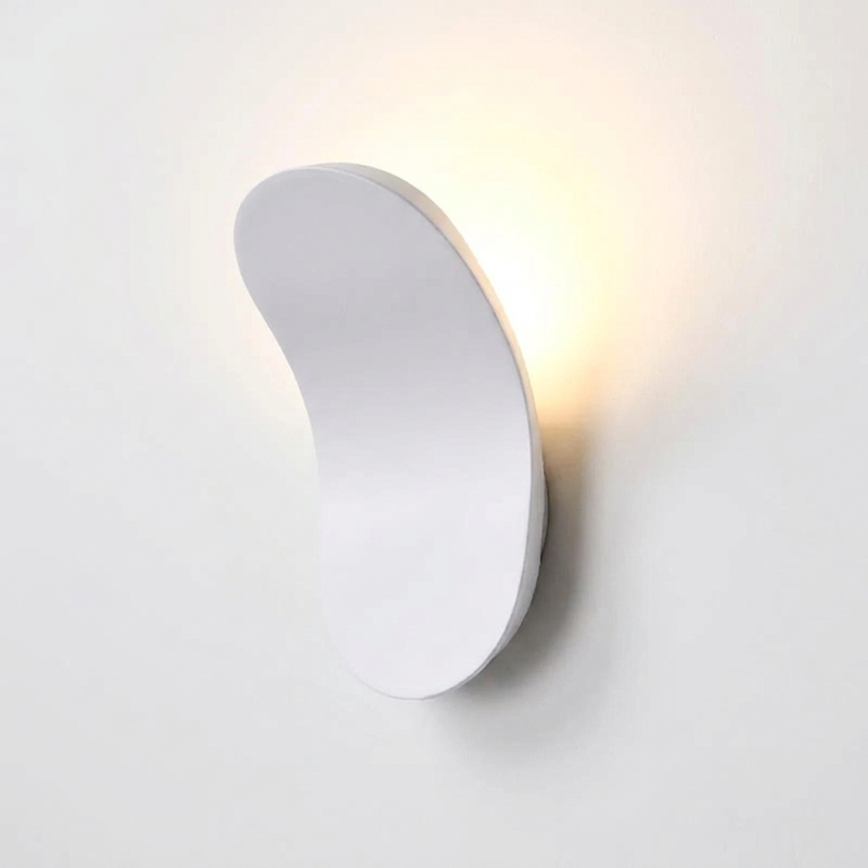 Lumi wall lamp - white background