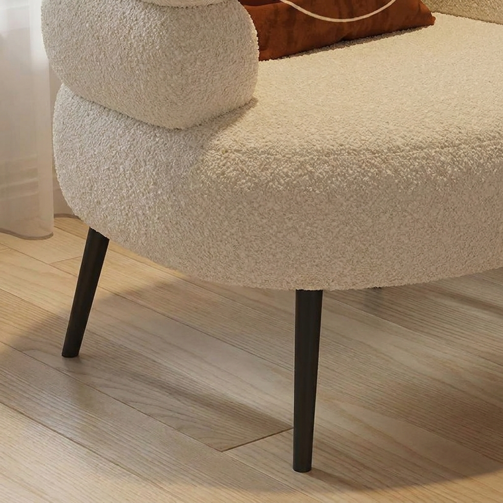 Cumulus accent chair - detail close-up